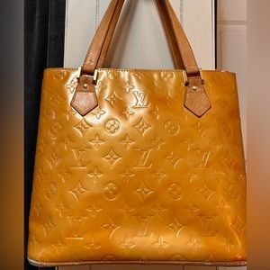 GUC-Authentic Louis Vuitton Vernis Leather Houston Bag